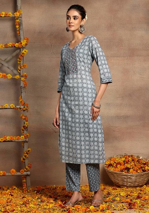 Grey Floral Print Cotton Kurta With Printed Pants And Dupatta - Image 3